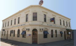 Clare Castle Hotel - Great Ocean Road Restaurant 0