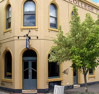 The College Lawn Hotel - Great Ocean Road Restaurant