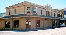 London Tavern - Great Ocean Road Restaurant 0