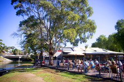 Anglers Tavern - Great Ocean Road Restaurant 3