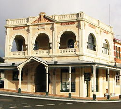 Empire Hotel - Great Ocean Road Restaurant 0