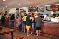 Humpty Doo Hotel - Great Ocean Road Restaurant 3