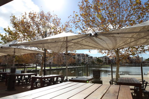 The Royal On The Waterfront - Great Ocean Road Restaurant 0