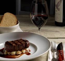 Montague Hotel - Great Ocean Road Restaurant 1