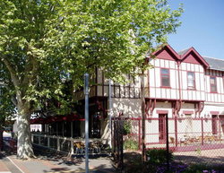 Flanagans Border Inn Hotel - Great Ocean Road Restaurant 3