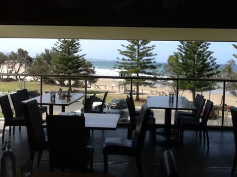 Mollymook Golf Club - Great Ocean Road Restaurant 3