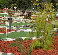 18 Hole Mini Golf - Club Husky - Great Ocean Road Restaurant