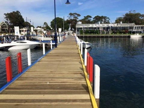 Metung Hotel - Great Ocean Road Restaurant 8