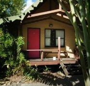 Magnum's Backpackers Bar - Great Ocean Road Restaurant