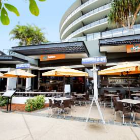 Burleigh Heads Hotel - Great Ocean Road Restaurant 1