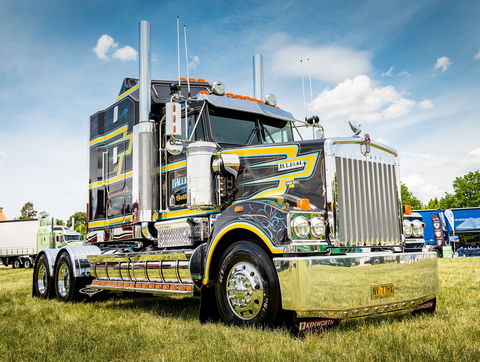 Dane Ballinger Memorial Truck Show - Great Ocean Road Restaurant 1