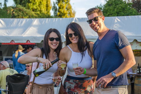 Stanthorpe Apple And Grape Harvest Festival - Great Ocean Road Restaurant 0