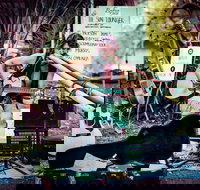 Buskers by the Lake - Great Ocean Road Restaurant