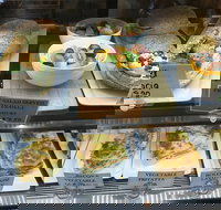 Ducky in the Field - Great Ocean Road Restaurant