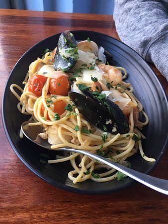 Frontbeach Taphouse & Restaurant - Great Ocean Road Restaurant 0