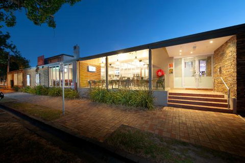 Castello's Victorian Tavern - Great Ocean Road Restaurant 0