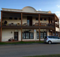 Mr Curtis - Great Ocean Road Restaurant