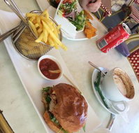 Supreme Bar and Restaurant - Great Ocean Road Restaurant