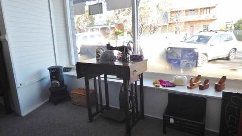 Lady Rae's Cafe - Great Ocean Road Restaurant 0