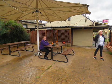 Marshall MacMahon Inn - Great Ocean Road Restaurant 0