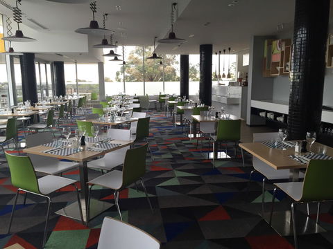 Roadhouse Bar & Grill - Great Ocean Road Restaurant 0