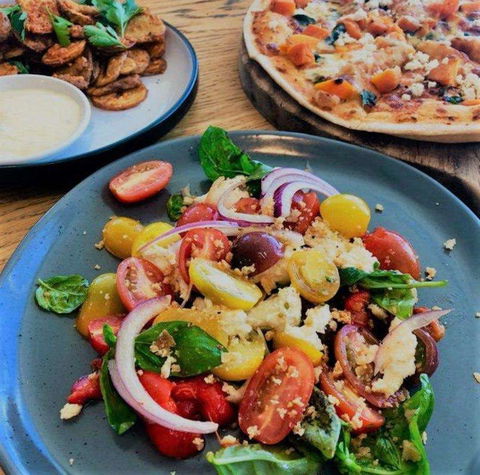 Tom's Italian - Great Ocean Road Restaurant 0