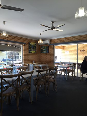 Cardian's Coffee Lounge - Great Ocean Road Restaurant 0