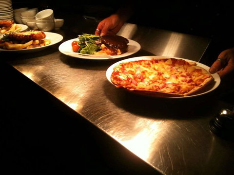 Central Tavern - Great Ocean Road Restaurant 0