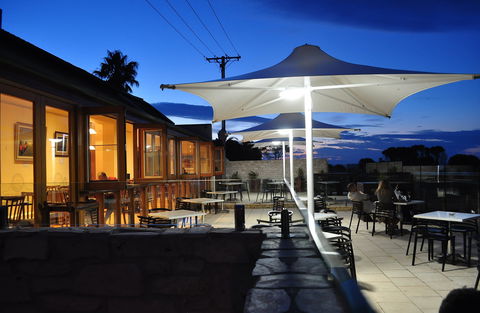 Penneshaw Hotel - Great Ocean Road Restaurant 2
