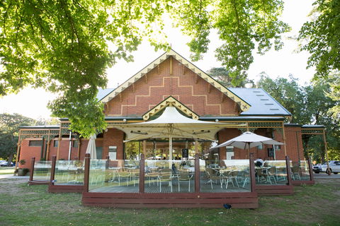 Pipers By The Lake - Great Ocean Road Restaurant 0