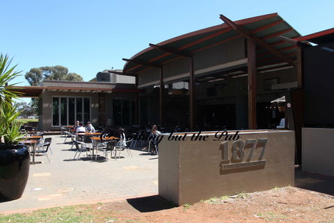 Gol Gol Hotel - Great Ocean Road Restaurant 2