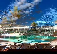 Oasis Pool Bar - Great Ocean Road Restaurant