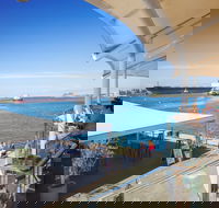 Queen's Wharf Hotel - Great Ocean Road Restaurant