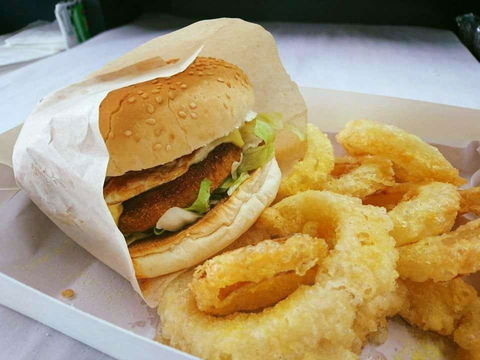 Monty Fish & Chips - Great Ocean Road Restaurant 0