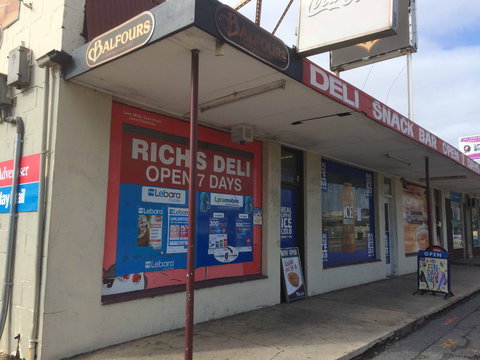 Naked Fish - Great Ocean Road Restaurant 0