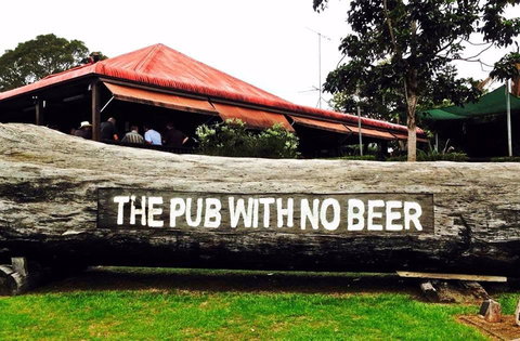 The Pub With No Beer - Great Ocean Road Restaurant 1