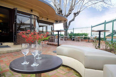 Olive Jones Of Macedon - Great Ocean Road Restaurant 0