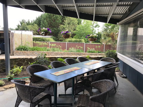 Taralga Hotel Bistro - Great Ocean Road Restaurant 0