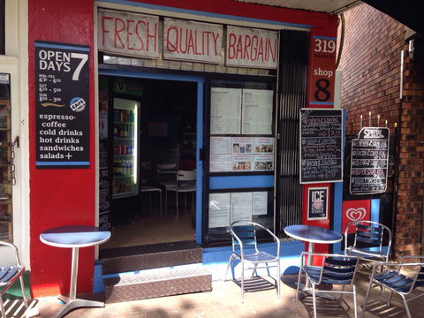 Friendly Cafe - Great Ocean Road Restaurant 0