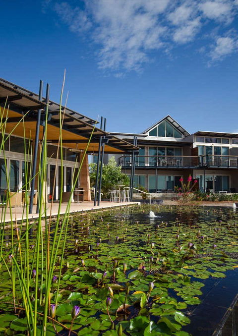 Mantarays Bar Restaurant - Great Ocean Road Restaurant 0