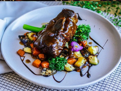 The Windsor Castle Hotel - Great Ocean Road Restaurant 1