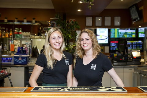 Hibernian Hotel - Great Ocean Road Restaurant 0