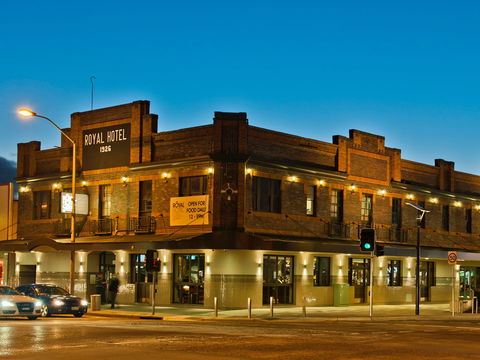Royal Hotel Queanbeyan - Great Ocean Road Restaurant 0
