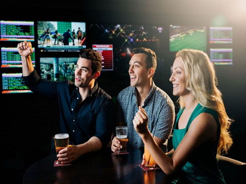 Steelers Leagues Club - Great Ocean Road Restaurant 1