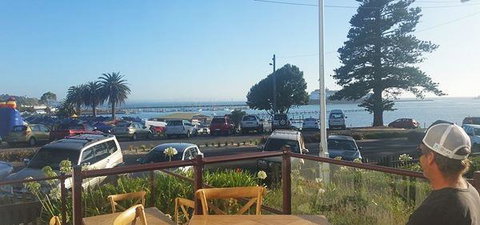 Clock By The Bay - Great Ocean Road Restaurant 9