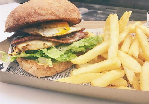 Saltwater Cafe & Pizza - Great Ocean Road Restaurant 9