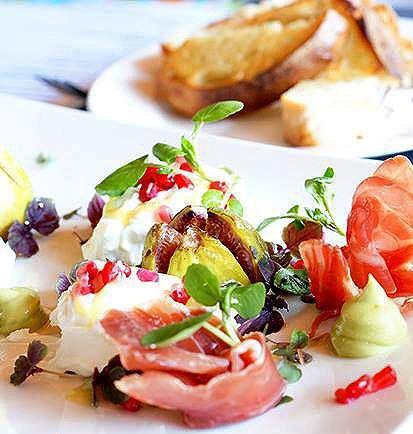 Bunkers Beach House - Great Ocean Road Restaurant 11