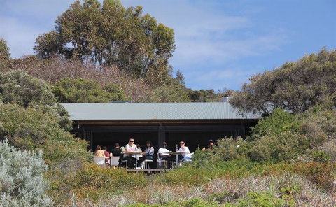 Bunkers Beach House - Great Ocean Road Restaurant 19