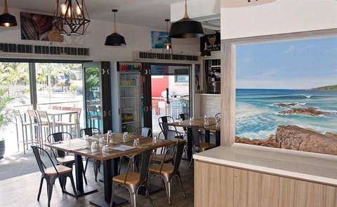 Rockpools Cafe Bar & Function Centre - Great Ocean Road Restaurant 9
