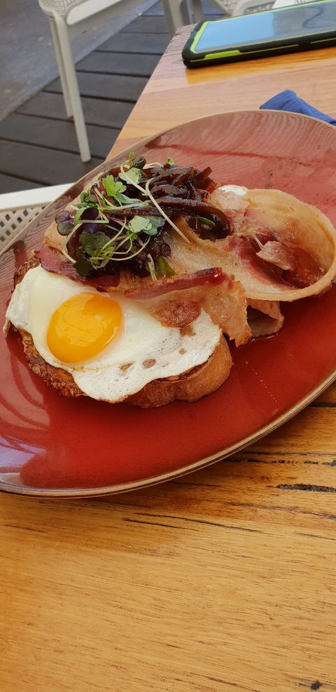 Beachfront Hotel - Great Ocean Road Restaurant 8